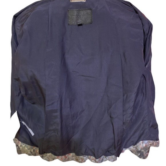 Giorgio Armani Cropped Jacket with Silk Lining Italian Sz. 44 Size 8 US - Picture 12 of 12